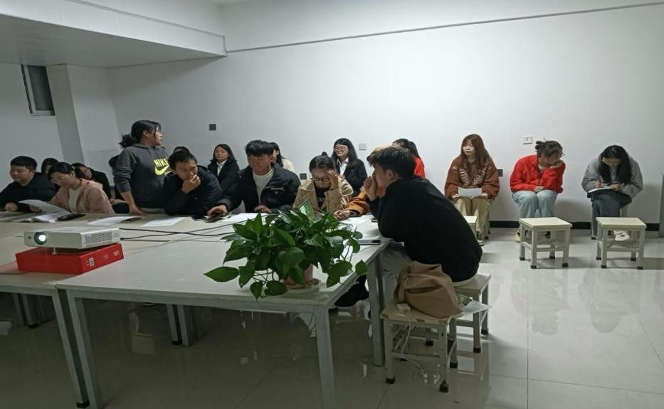 学生工作周报（第13期） 第 38 张