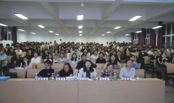 学生工作周报（第12期） 第 30 张
