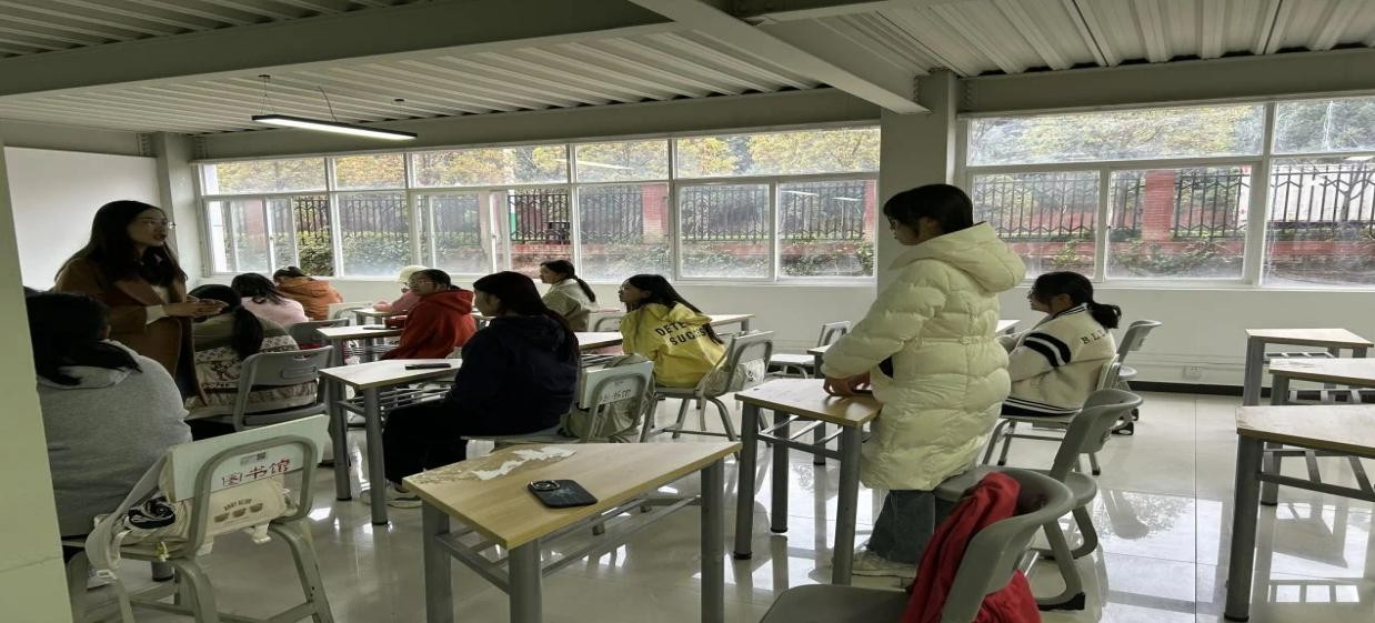 学生工作周报（第18期） 第 17 张