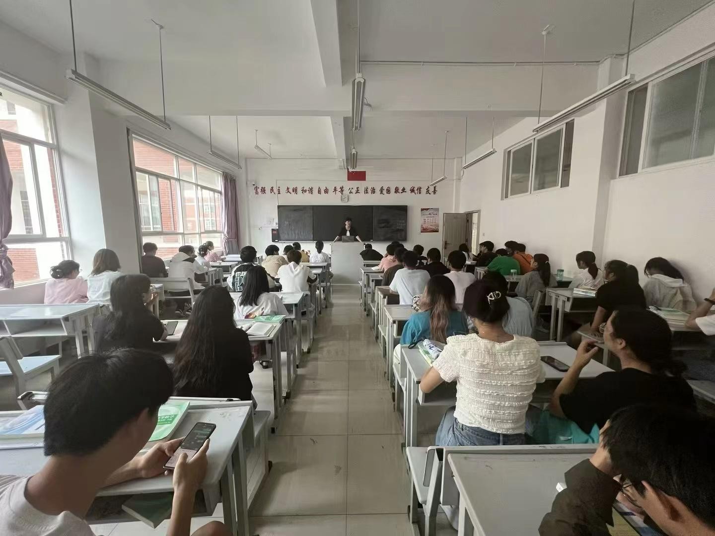 【榜样的力量】云南经济管理学院2023年度省政府奖学金获得者个人事迹分享（第二十期） 第 2 张