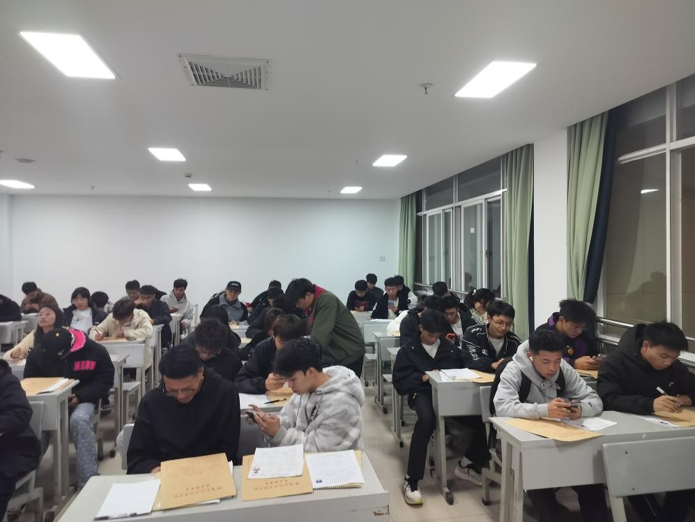 学生工作周报（第18期） 第 8 张