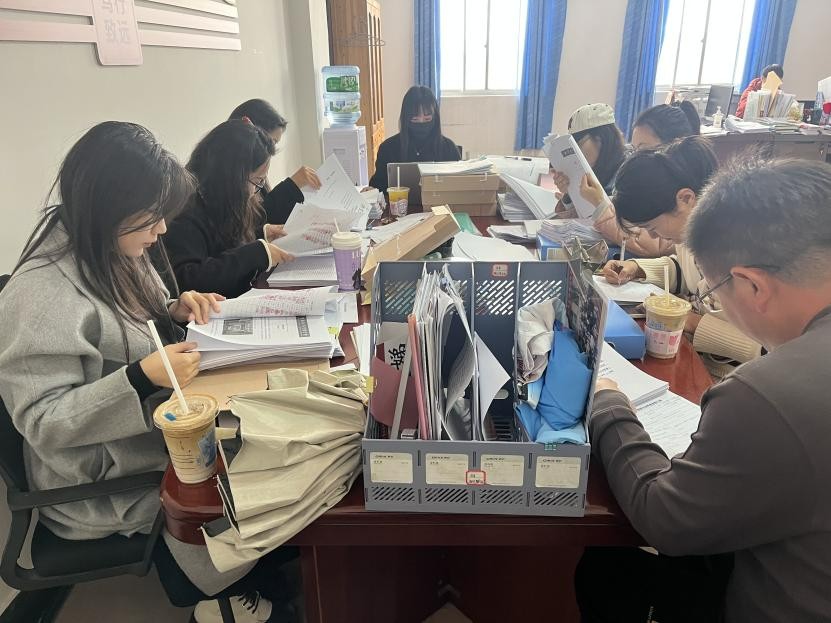 学生工作周报（第21期） 第 31 张