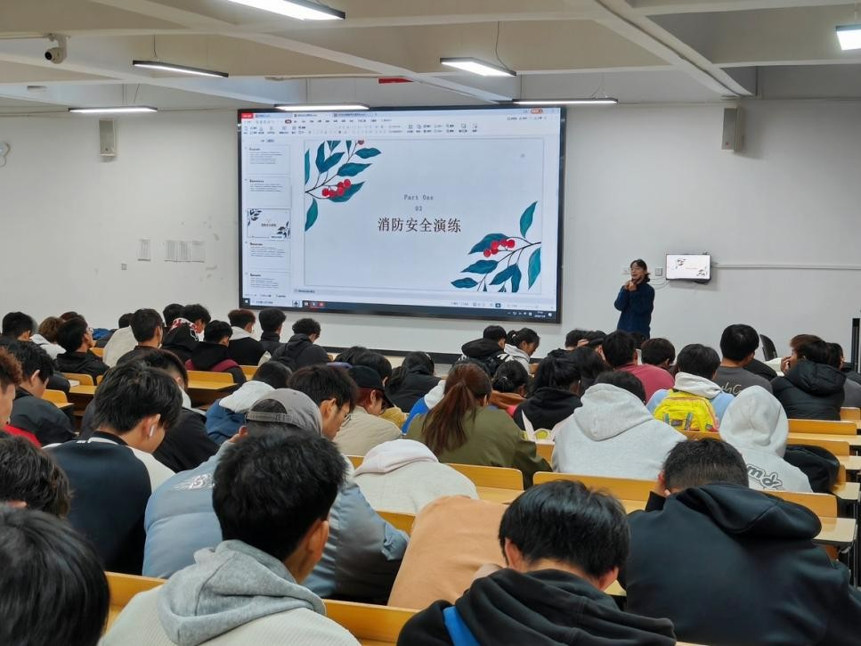 学生工作周报（第18期） 第 13 张
