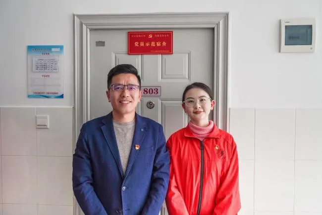 云经管“党员示范宿舍”“党员示范床位”挂牌仪式暨学生党员代表座谈会圆满举行 第 9 张