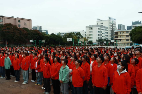 云南经济管理学院医学院庆祝新中国成立75周年升旗仪式圆满举行 第 5 张 云南经济管理学院医学院庆祝新中国成立75周年升旗仪式圆满举行 第 5 张