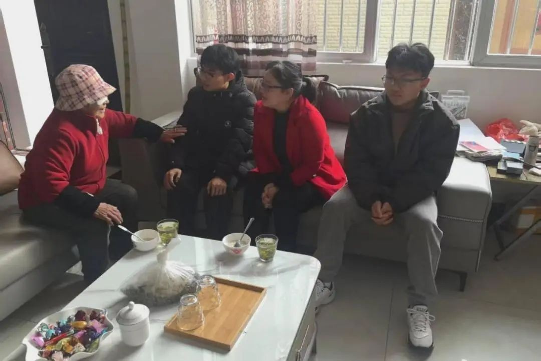 家校联动｜建筑工程学院开展“家访传温情”寒假家访慰问活动 第 1 张