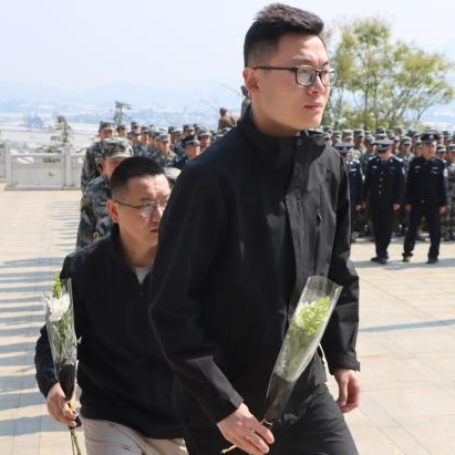 缅怀英烈铸忠魂 赓续精神担使命 第 3 张 缅怀英烈铸忠魂 赓续精神担使命 第 3 张