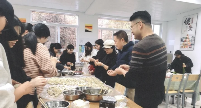 学生工作周报（第33期） 第 15 张