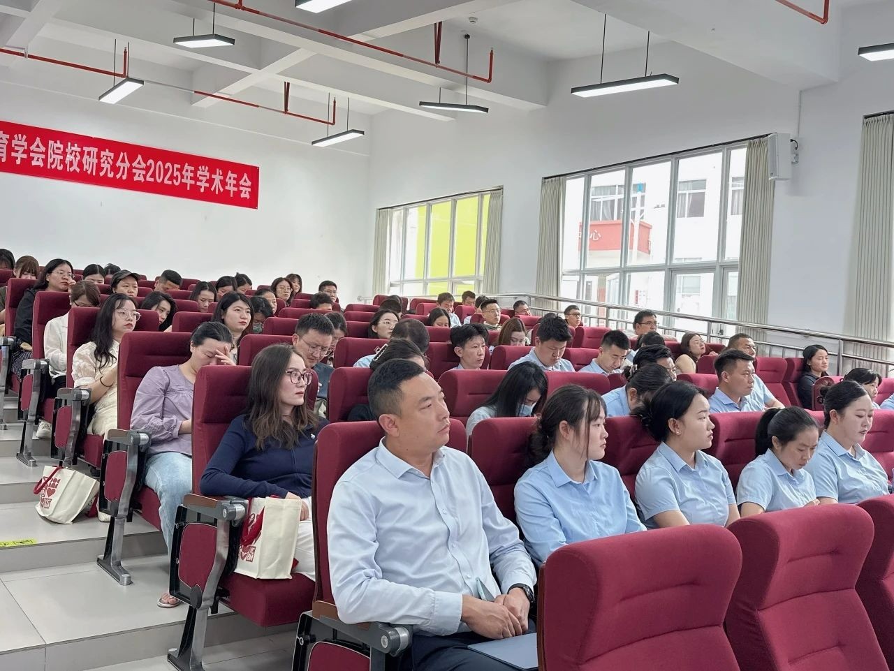 云南经济管理学院成功举办劳动教育专题培训 第 3 张