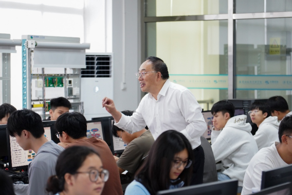 学生工作周报（第21期） 第 15 张