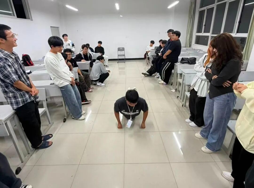 破冰行动!这场团辅让“社恐”新生秒变“团宠” 第 2 张 破冰行动!这场团辅让“社恐”新生秒变“团宠” 第 2 张