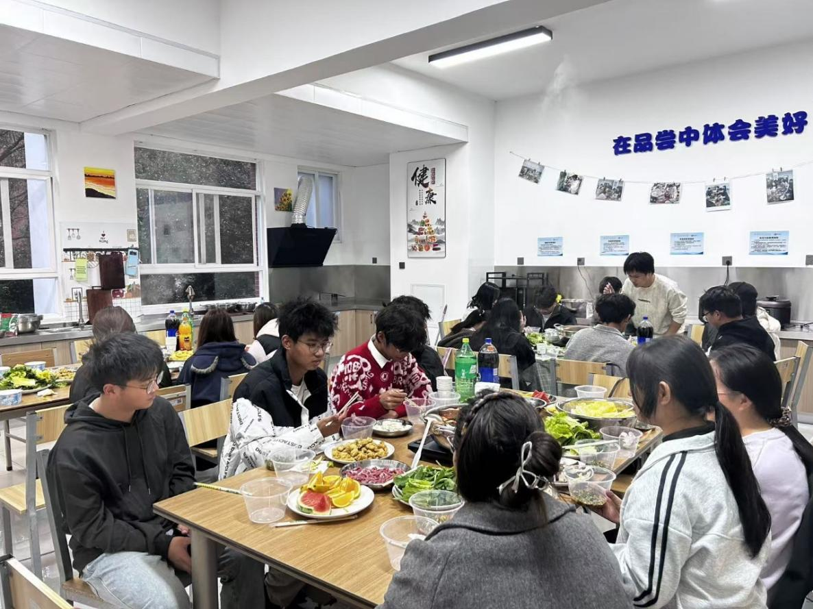 学生工作周报(第30期) 第 21 张 学生工作周报(第30期) 第 21 张