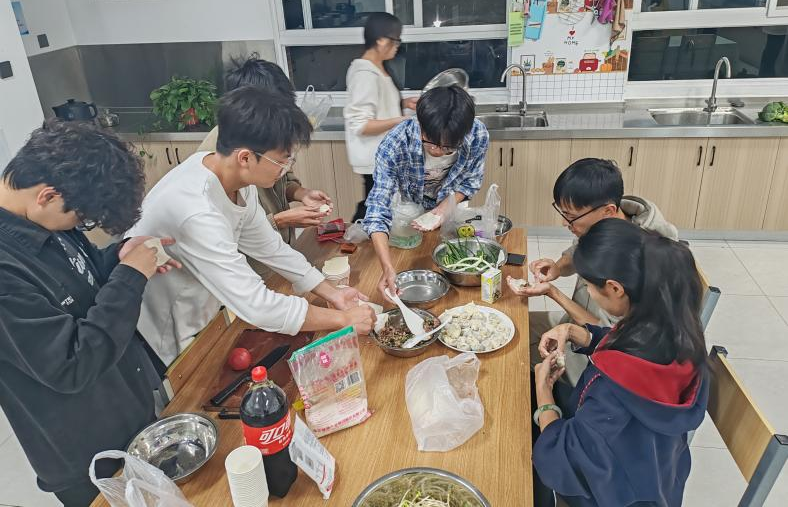 学生工作周报(第27期) 第 19 张 学生工作周报(第27期) 第 19 张