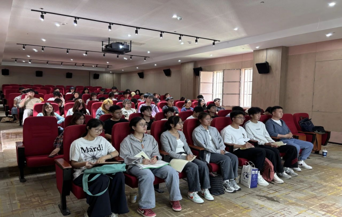 学生工作周报（第13期） 第 43 张