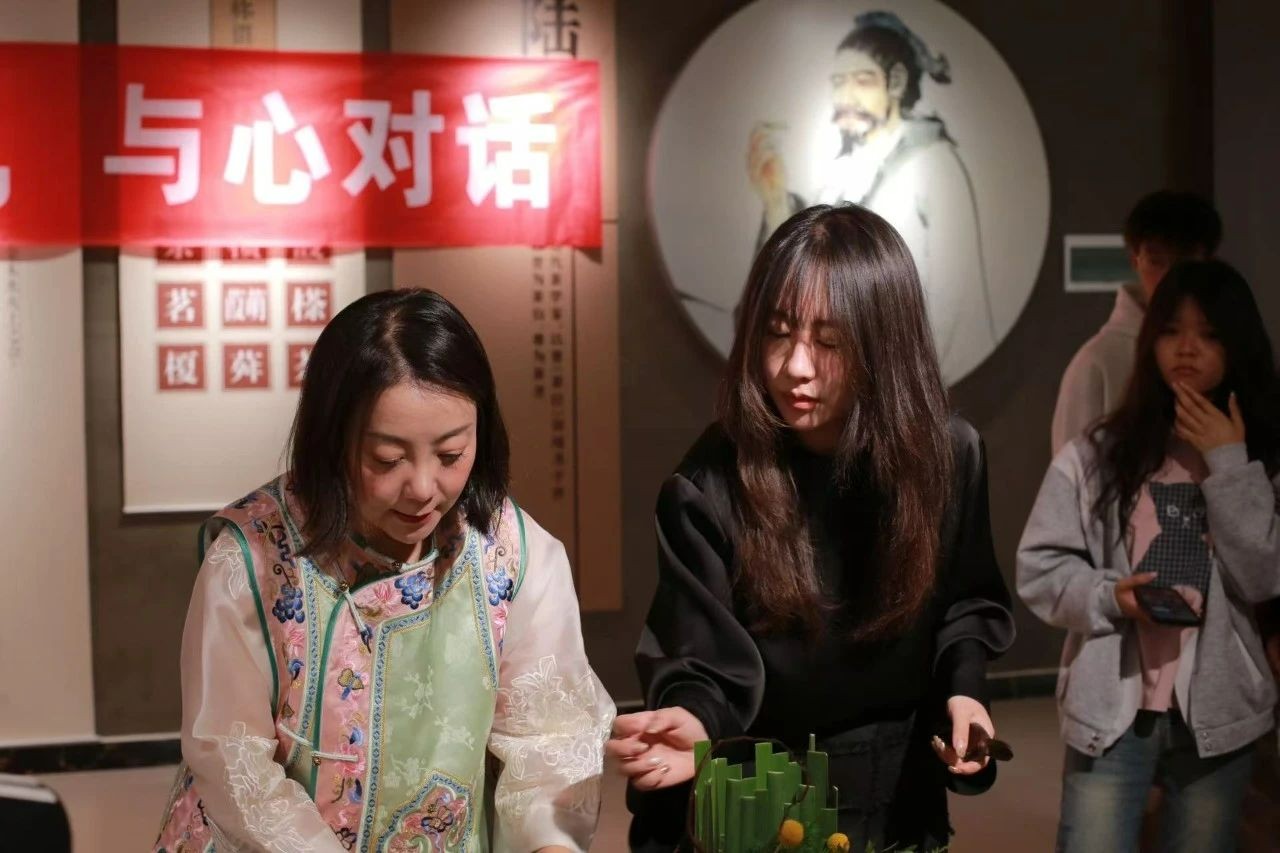 正念疗心.艺趣润心 | 学生发展部成功组织