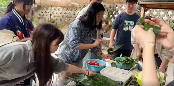 学生工作周报（第15期） 第 14 张