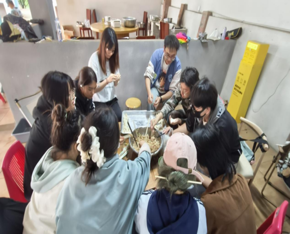 学生工作周报（第15期） 第 38 张