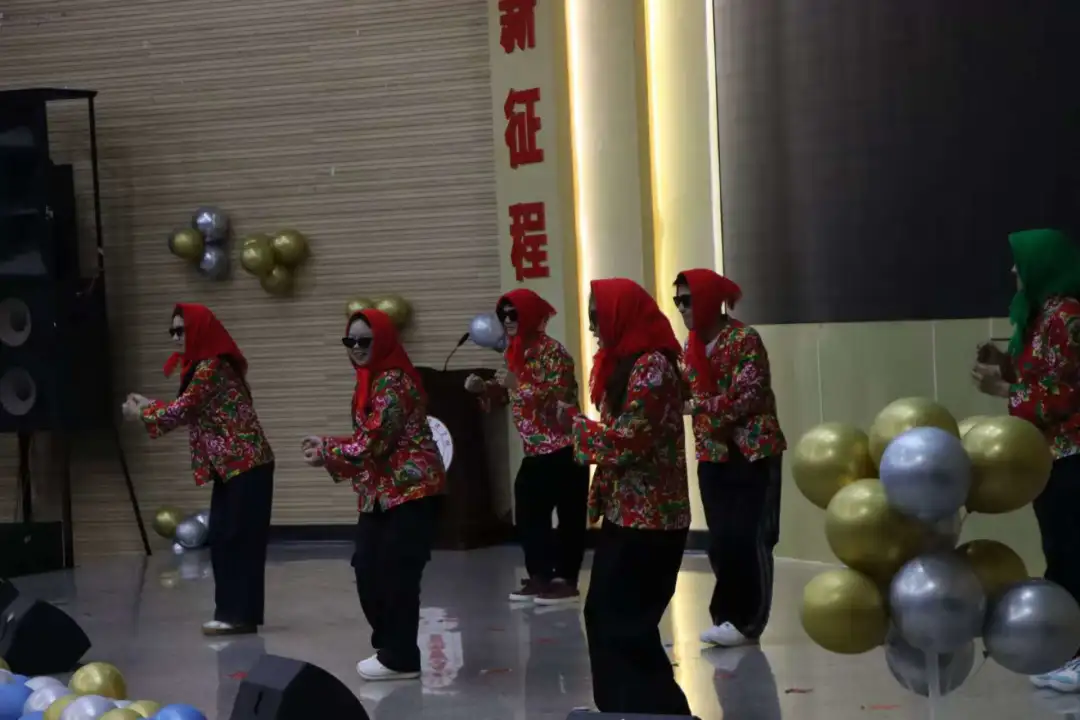 青春无悔 逐梦星海  云南经济管理学院砺剑社区2025届队员  毕业典礼暨毕业晚会 第 16 张