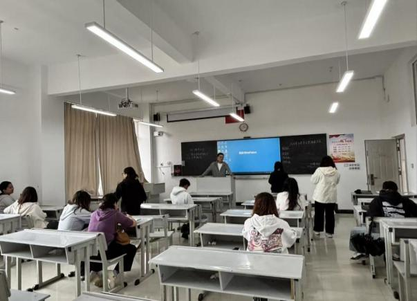 学生工作周报（第20期） 第 8 张