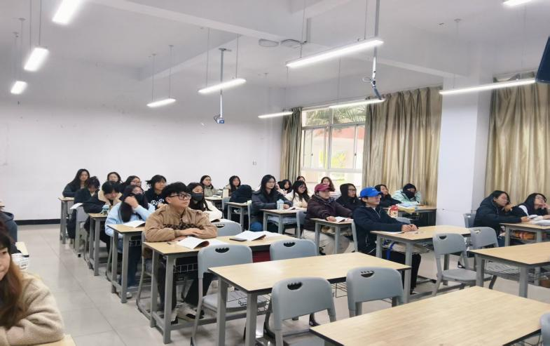 学生工作周报(第29期) 第 6 张 学生工作周报(第29期) 第 6 张