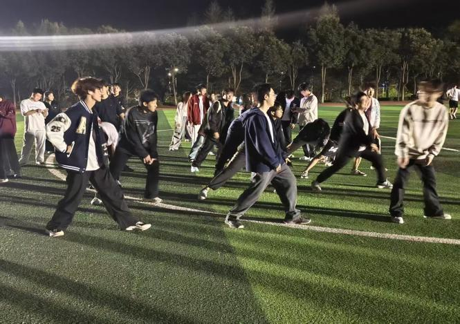 学生工作周报(第29期) 第 13 张 学生工作周报(第29期) 第 13 张