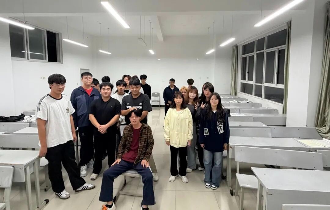 破冰行动!这场团辅让“社恐”新生秒变“团宠” 第 1 张 破冰行动!这场团辅让“社恐”新生秒变“团宠” 第 1 张