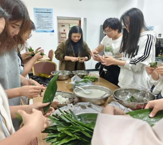 学生工作周报（第14期） 第 46 张