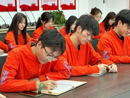 学生工作周报（第9期） 第 30 张