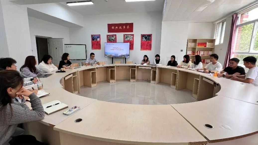 云南经济管理学院“数字领航•育见未来——AI赋能辅导员工作效能”沙龙圆满举办 第 1 张