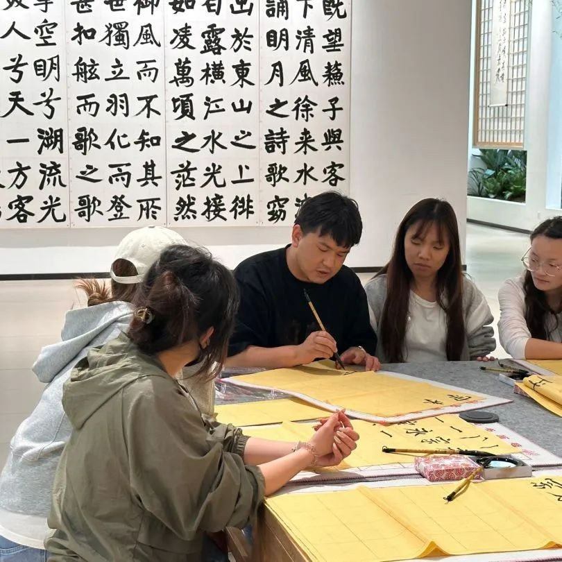 何以美育育人 第 8 张