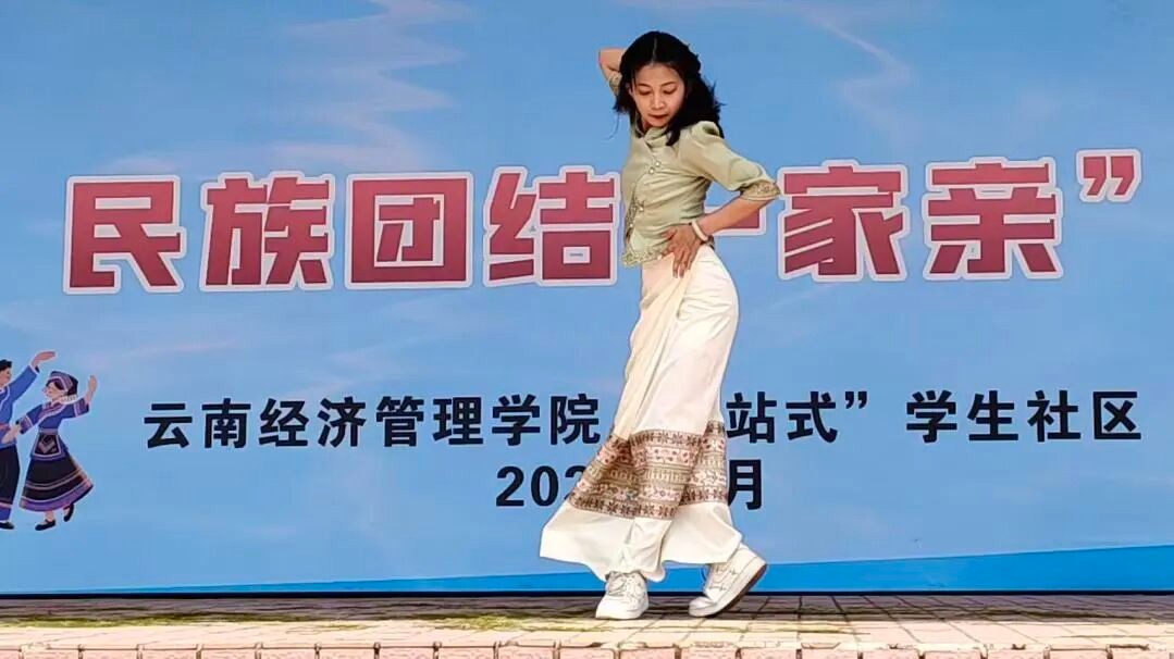 清凉暴击！云经管学生社区文化节，全员 “湿” 放快乐 第 2 张
