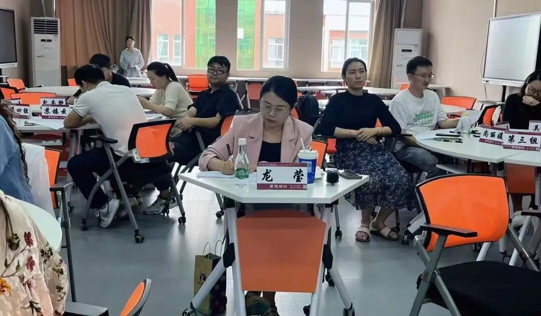 聚焦实务破难题 研思共进强队伍——云南经济管理学院2026年辅导员培训第三期案例研讨圆满举办 第 2 张 聚焦实务破难题 研思共进强队伍——云南经济管理学院2026年辅导员培训第三期案例研讨圆满举办 第 2 张