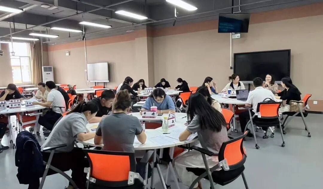 聚焦实务破难题 研思共进强队伍——云南经济管理学院2026年辅导员培训第三期案例研讨圆满举办 第 7 张 聚焦实务破难题 研思共进强队伍——云南经济管理学院2026年辅导员培训第三期案例研讨圆满举办 第 7 张