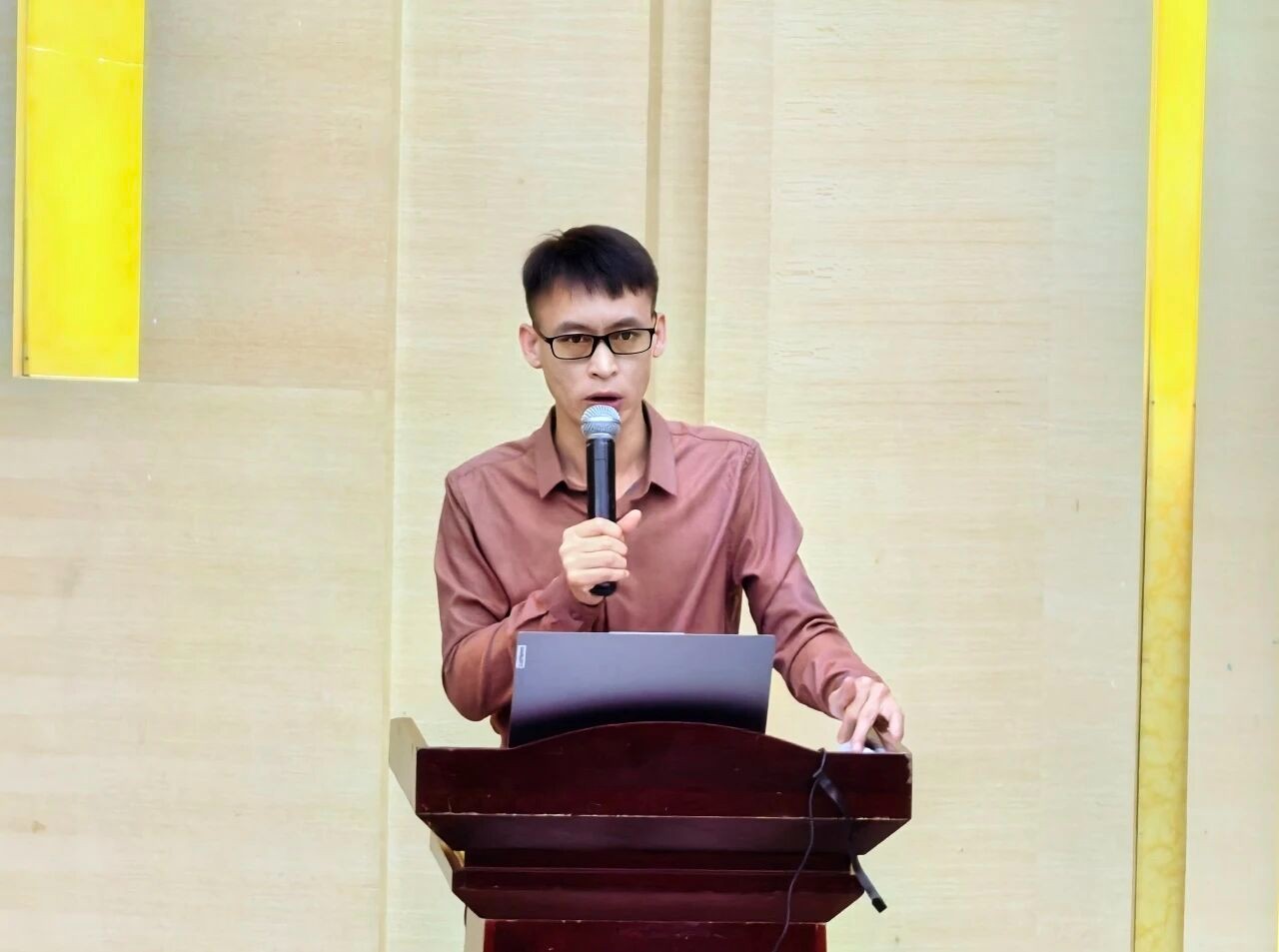 2025-2026学年第二期辅导员论坛顺利举行——微光聚星河，聚力育桃李 第 3 张