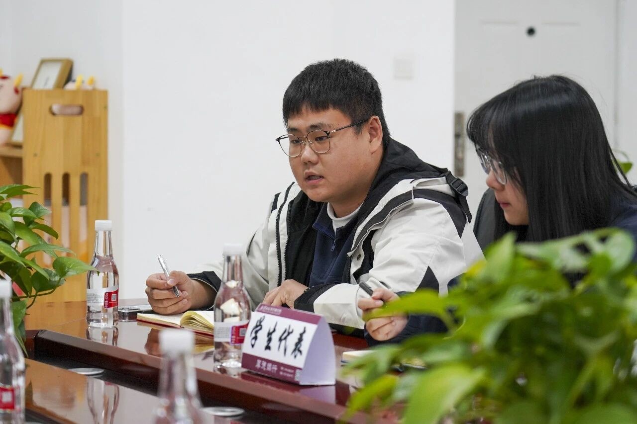 围坐话心声，暖心助成长 | “情暖社区，共话青春”一站式学生社区学生代表座谈会 第 13 张