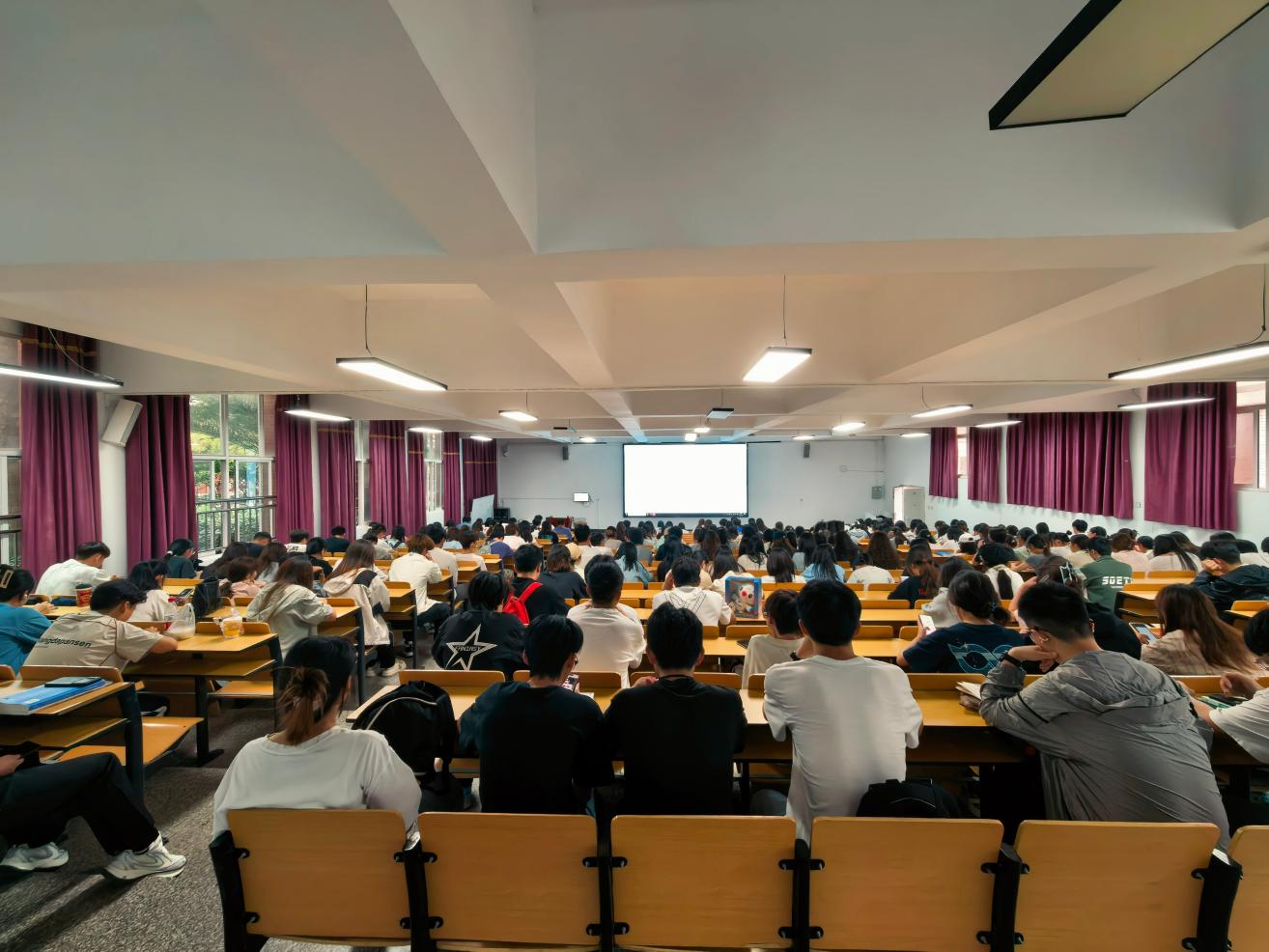 强化责任担当，筑牢期末防线——我校举办2026年6月份辅导员助理专题培训会 第 2 张