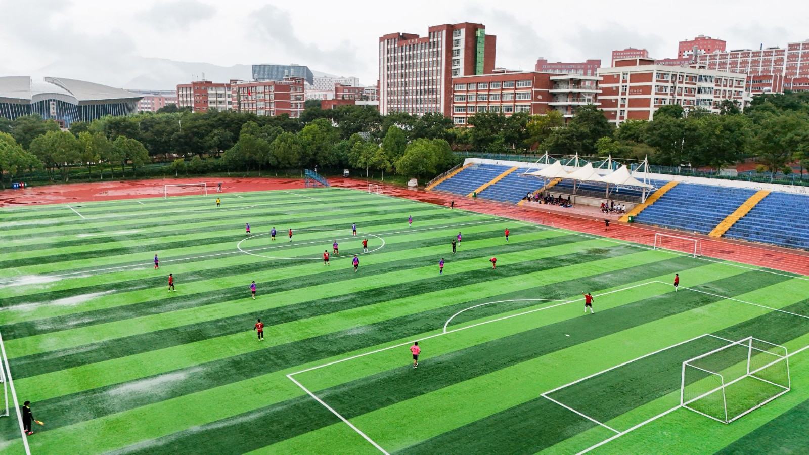 云南经济管理学院:一校一球,踢出精彩,踢出热情 第 5 张 云南经济管理学院:一校一球,踢出精彩,踢出热情 第 5 张