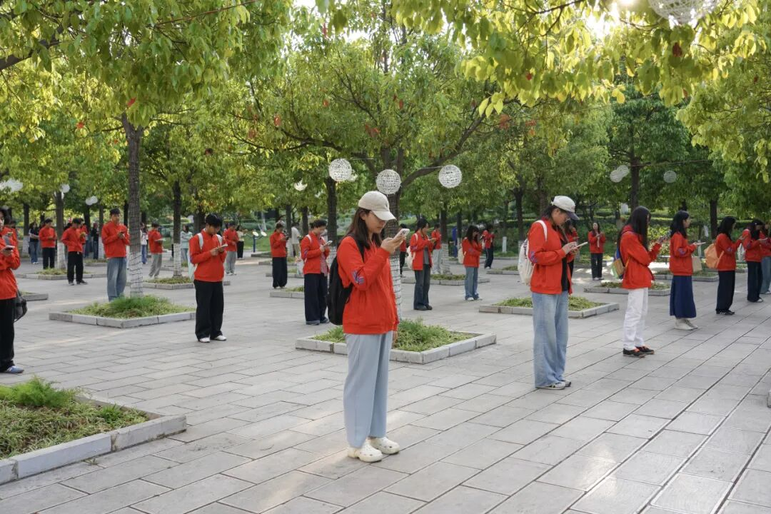 云南经济管理学院举行2026年全民阅读活动周(阅读昆明)启动仪式 第 12 张 云南经济管理学院举行2026年全民阅读活动周(阅读昆明)启动仪式 第 12 张