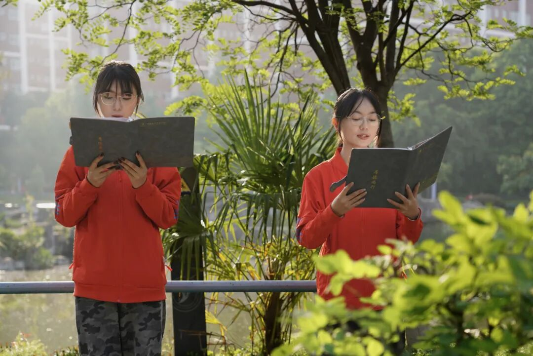云南经济管理学院举行2026年全民阅读活动周(阅读昆明)启动仪式 第 10 张 云南经济管理学院举行2026年全民阅读活动周(阅读昆明)启动仪式 第 10 张