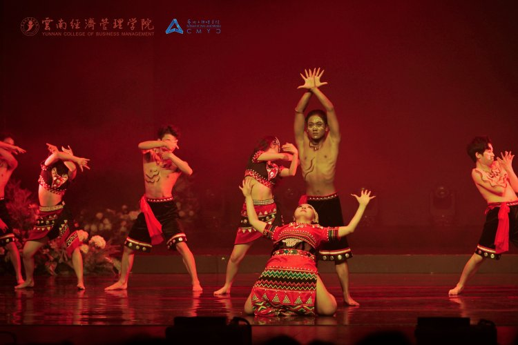 图片37.png 万象映界 艺彩绽放——云南经济管理学院艺术与传媒学院2026“万象·映界”展演今日绽放,双馆共赏艺术盛宴 第 36 张